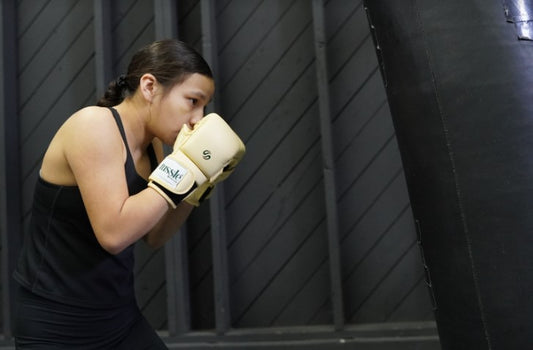 punch with precision - expert recommendations for women's boxing gloves