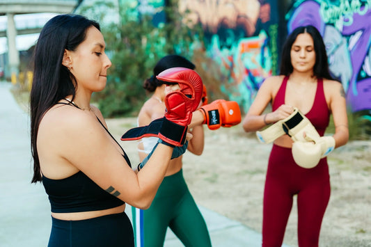Women Boxing Gloves Weight Choosing Guide by Expert Trainers